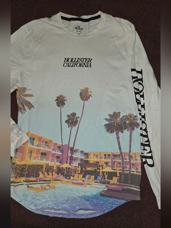 Hollister Other - Hollister Long-sleeve Crewneck Graphic Shirt Palm Trees And Beach Size XL